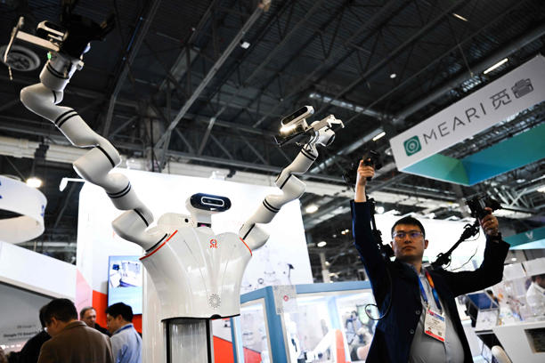 科技巨头围绕人形机器人展开较量(图1)